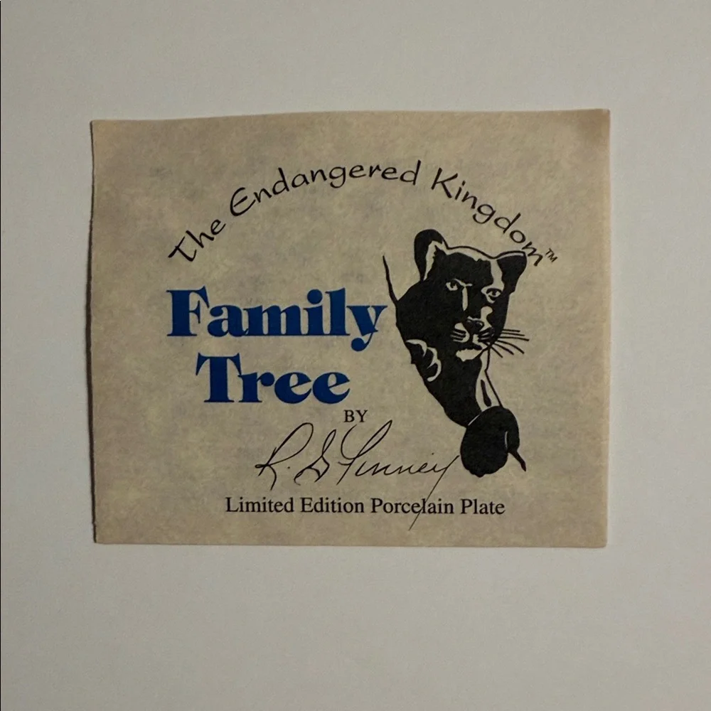 Vintage. FLEETWOOD Collection. Endangered Kingdom. FAMILY TREE. Plate A 2140.